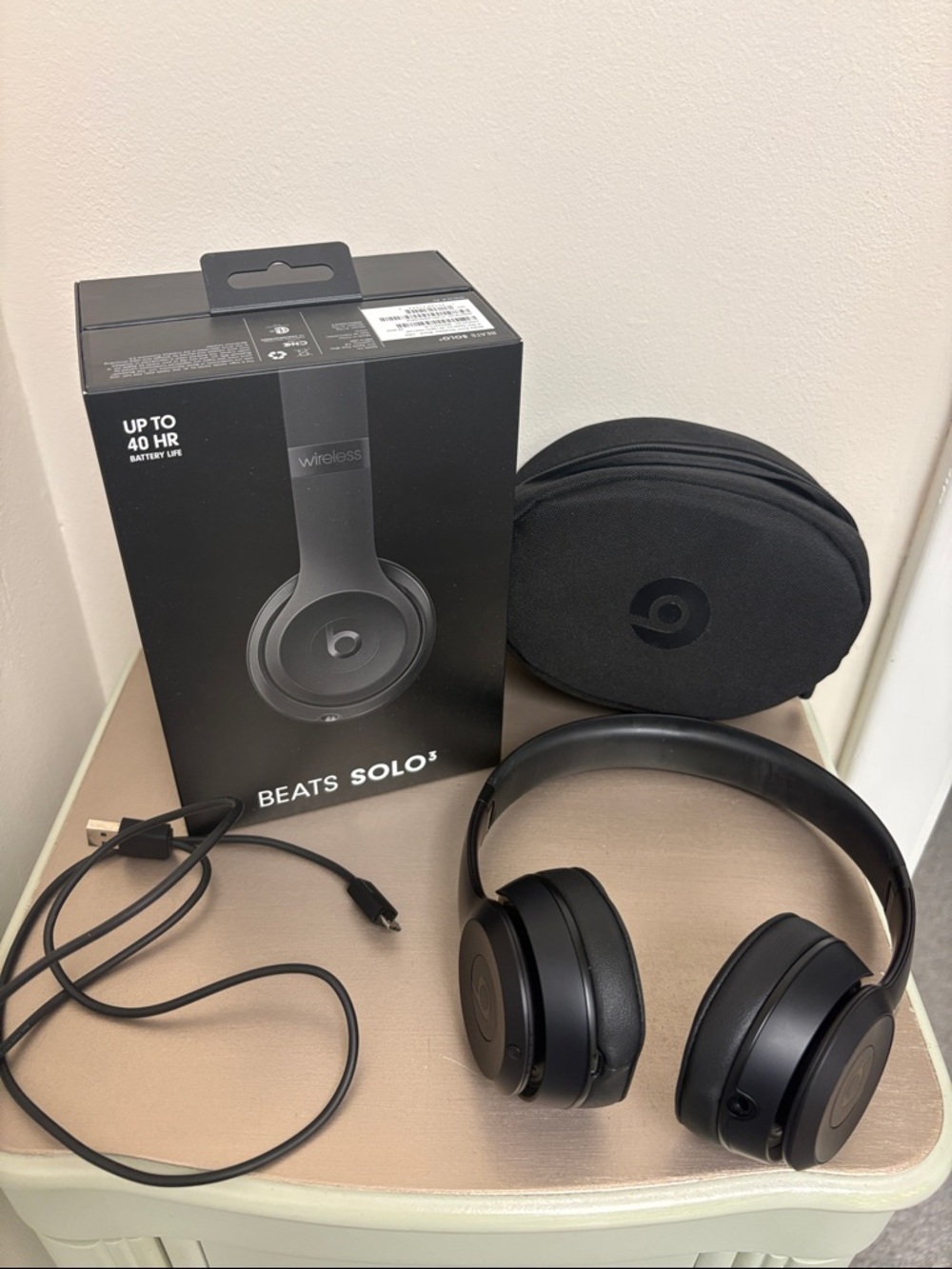 Beats Solo3 Wireless On-Ear Headphones - Black